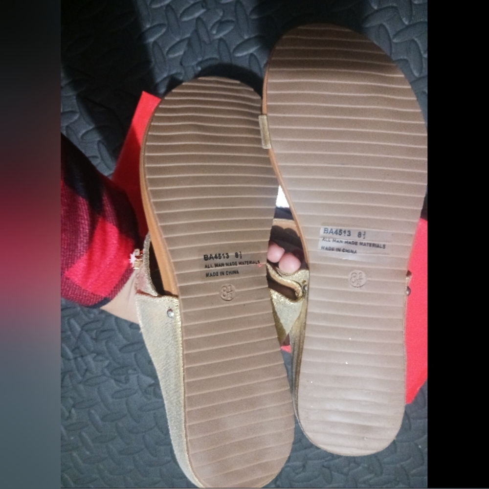 NEW Rouge Women sparkle gold embellished flat sandals - Picture 6 of 7